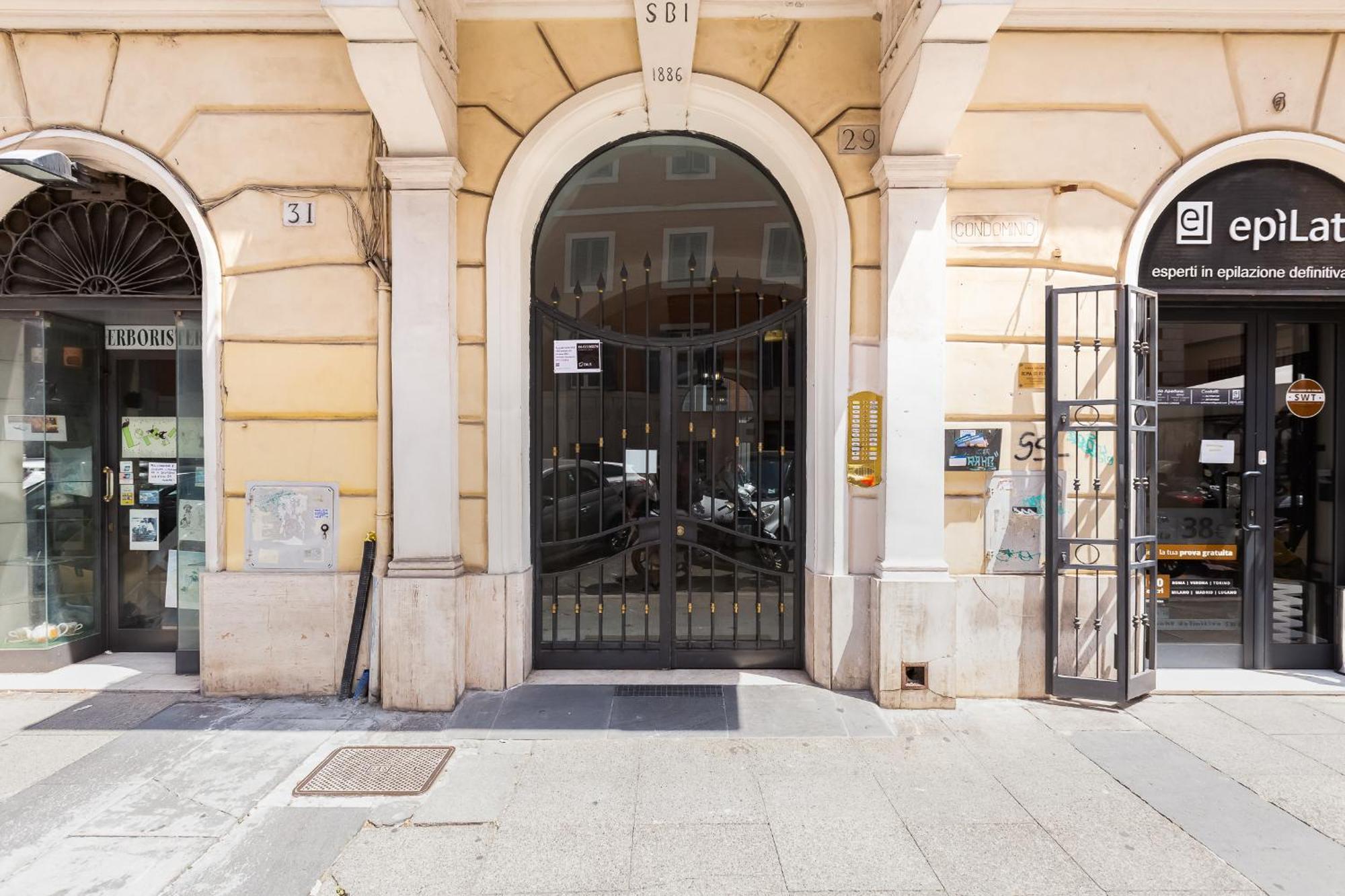 Bmga L Central Holiday House 2Bdr Near Vatican Rom Exteriör bild
